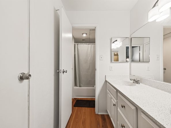 6001 Reims Road 908, Houston TX 77036