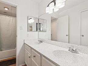 6001 Reims Road 908, Houston TX 77036