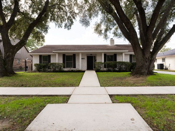 10110 Bob White Drive, Houston TX 77096