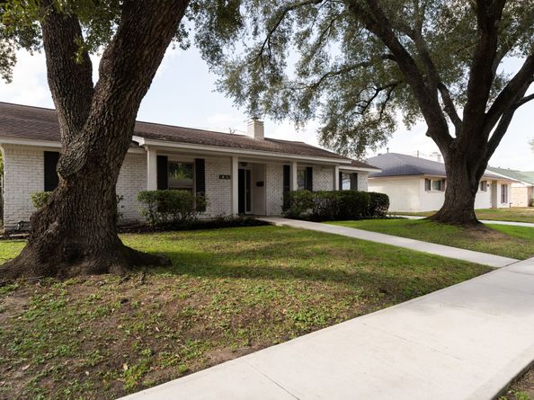 10110 Bob White Drive, Houston TX 77096