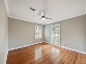 5026 Saxon Drive, Houston TX 77092