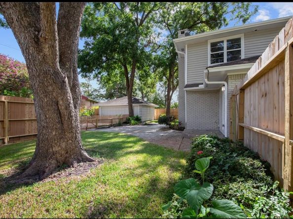 5026 Saxon Drive, Houston TX 77092