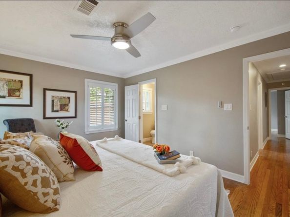5026 Saxon Drive, Houston TX 77092