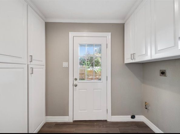 5026 Saxon Drive, Houston TX 77092
