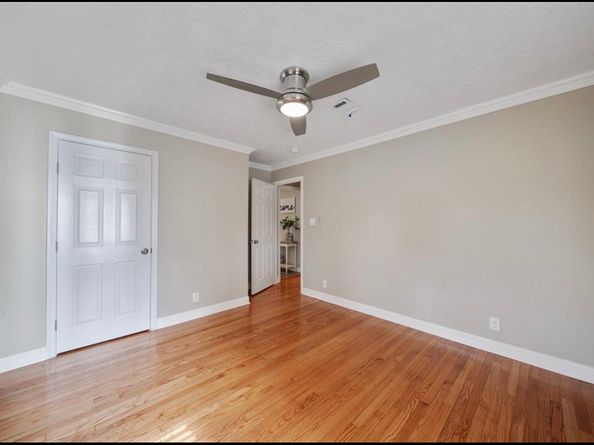 5026 Saxon Drive, Houston TX 77092