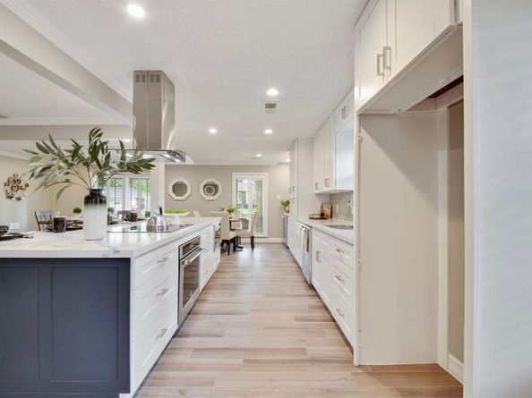 5026 Saxon Drive, Houston TX 77092