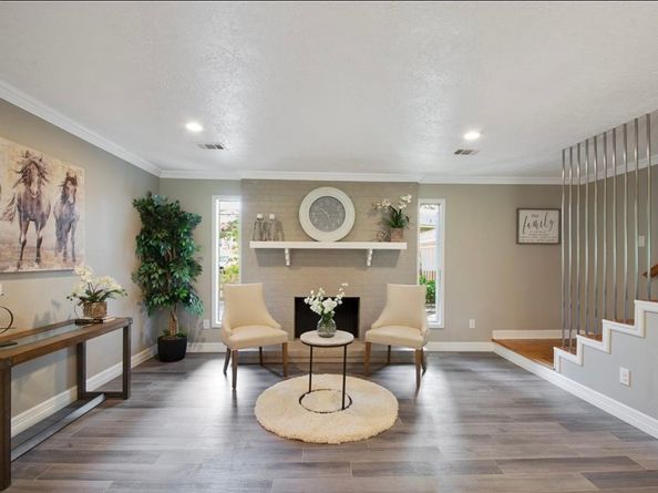 5026 Saxon Drive, Houston TX 77092