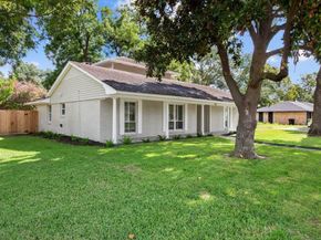 5026 Saxon Drive, Houston TX 77092