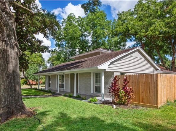 5026 Saxon Drive, Houston TX 77092