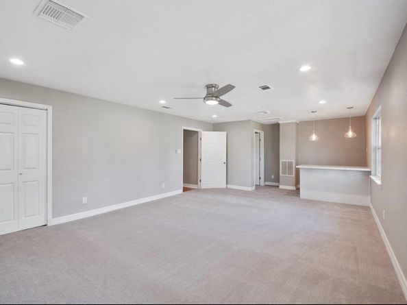 5026 Saxon Drive, Houston TX 77092