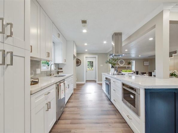 5026 Saxon Drive, Houston TX 77092
