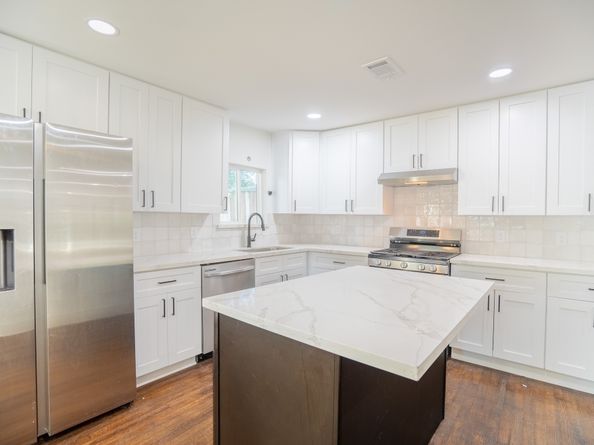 7305 Capitol Street, Houston TX 77011