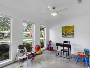 5878 Valley Forge Drive 149, Houston TX 77057