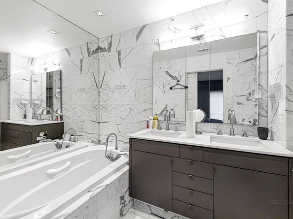 5878 Valley Forge Drive 149, Houston TX 77057