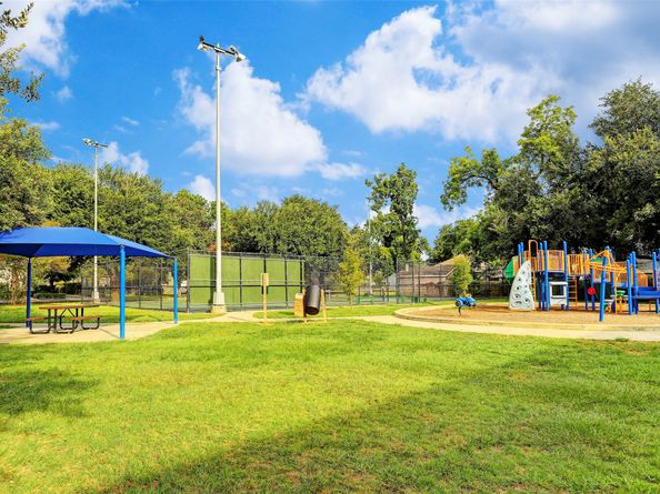 1811 Harvard Street, Houston TX 77008