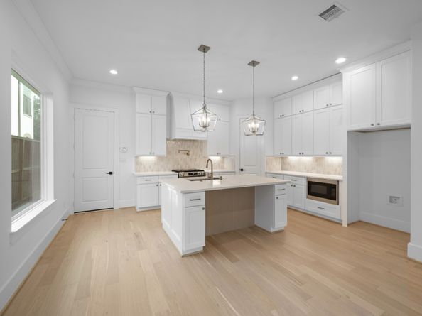 2916 Virginia St, Houston TX 77098