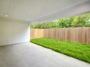 4535 Creekmont Drive, Houston TX 77091