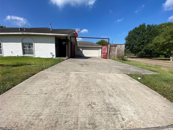 5326 Jorns Street, Houston TX 77045
