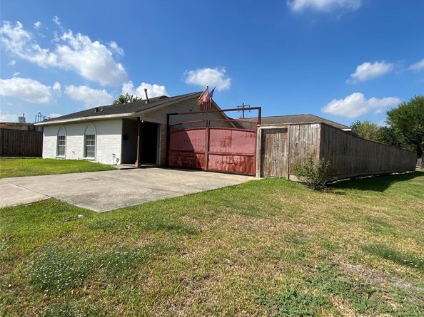 5326 Jorns Street, Houston TX 77045