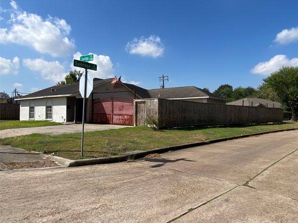 5326 Jorns Street, Houston TX 77045