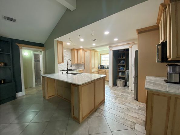 5326 Jorns Street, Houston TX 77045