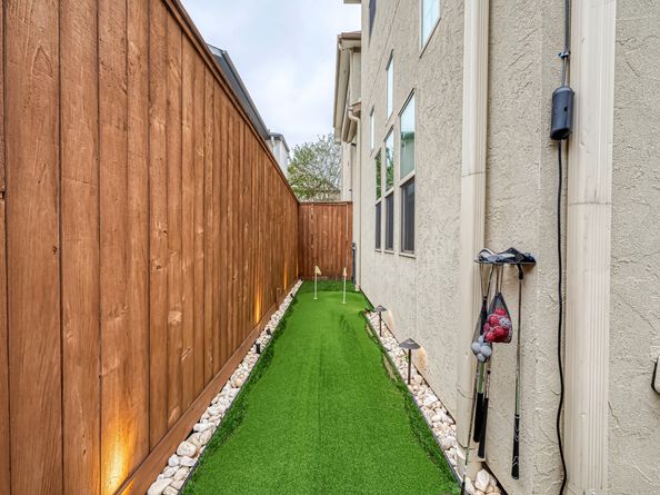 622 Pink Azalea Trail, Houston TX 77079