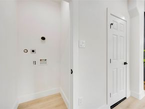 2116 Des Chaumes Street, Houston TX 77026