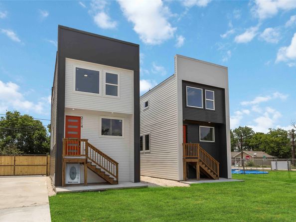 2116 Des Chaumes Street, Houston TX 77026