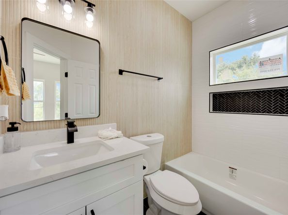 2116 Des Chaumes Street, Houston TX 77026