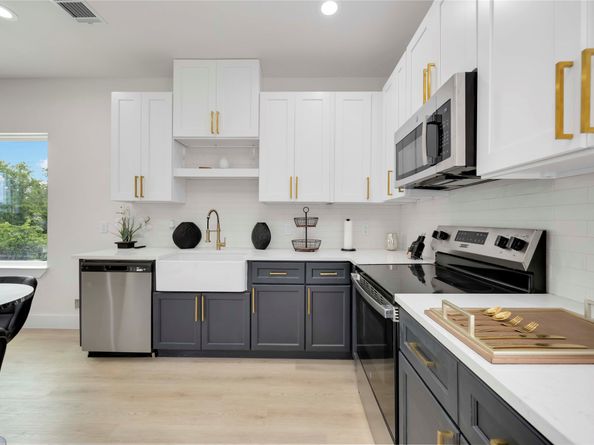2116 Des Chaumes Street, Houston TX 77026