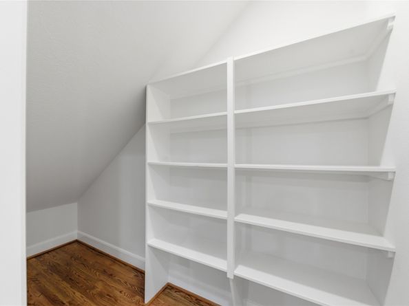 805 Birdsall Street, Houston TX 77007