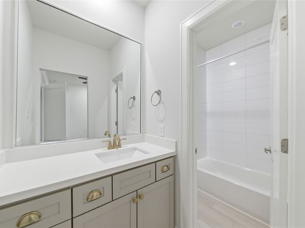 805 Birdsall Street, Houston TX 77007