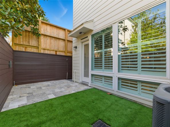 805 Birdsall Street, Houston TX 77007