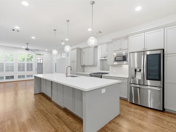 805 Birdsall Street, Houston TX 77007