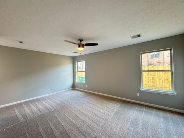 2519 Skyview Point Drive, Houston TX 77047