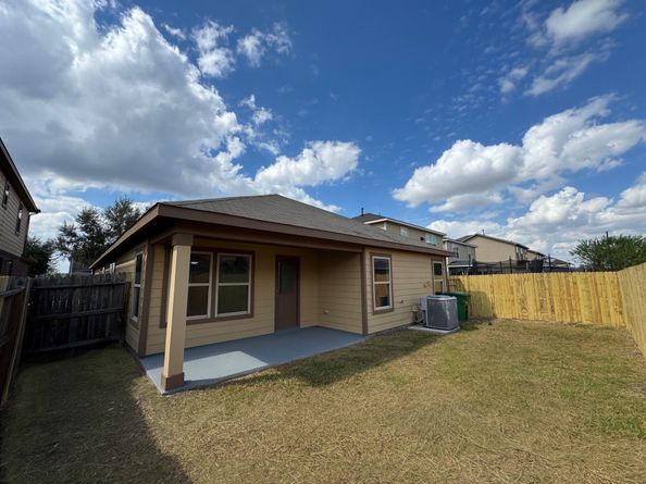 2519 Skyview Point Drive, Houston TX 77047