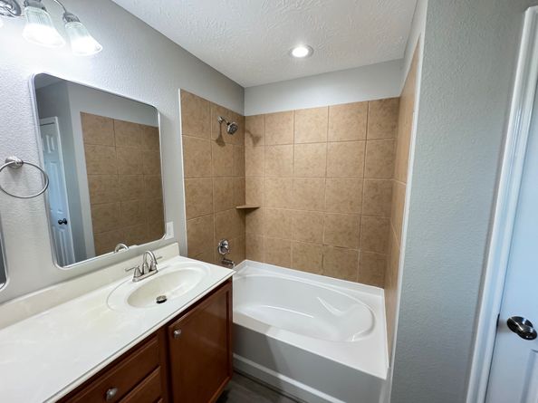 2519 Skyview Point Drive, Houston TX 77047
