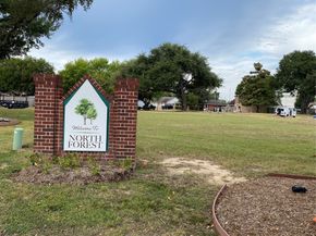 415 N Forest Boulevard, Houston TX 77090