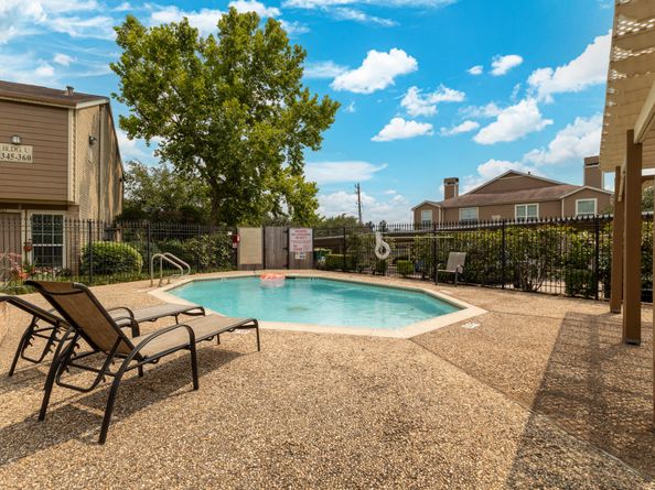 1860 White Oak Drive 333, Houston TX 77009