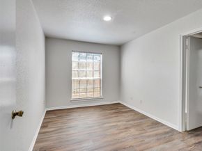 1860 White Oak Drive 333, Houston TX 77009