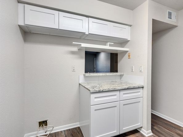 1860 White Oak Drive 333, Houston TX 77009