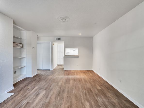 1860 White Oak Drive 333, Houston TX 77009