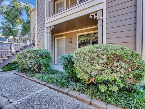 1860 White Oak Drive 333, Houston TX 77009