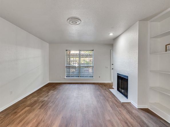 1860 White Oak Drive 333, Houston TX 77009
