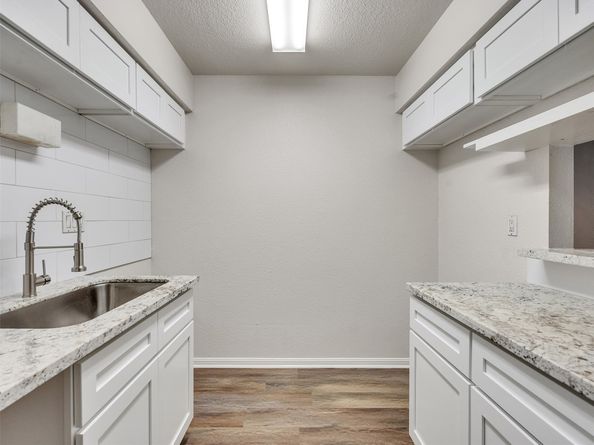 1860 White Oak Drive 333, Houston TX 77009