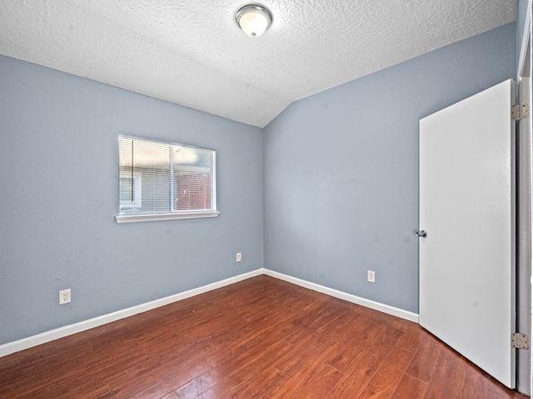 11059 Landsbury Circle, Houston TX 77099