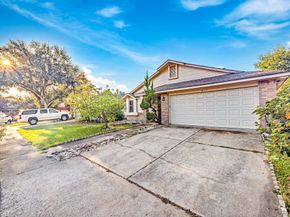 11059 Landsbury Circle, Houston TX 77099