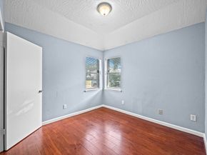 11059 Landsbury Circle, Houston TX 77099