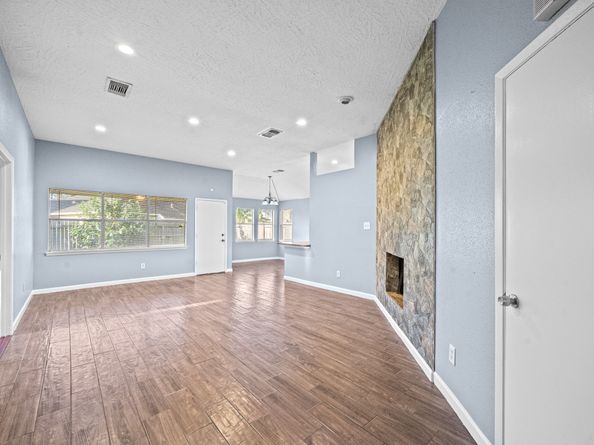 11059 Landsbury Circle, Houston TX 77099