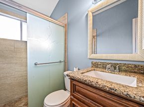 11059 Landsbury Circle, Houston TX 77099